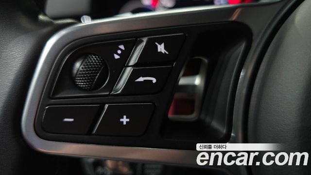 Porsche Cayenne 2023 — photo 34