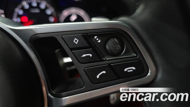 Porsche Cayenne 2023 — photo 35