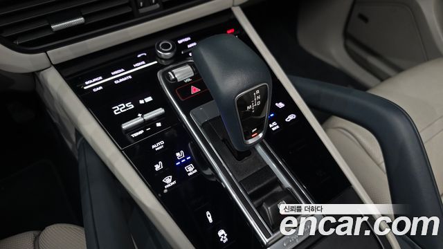 Porsche Cayenne 2020 — photo 12