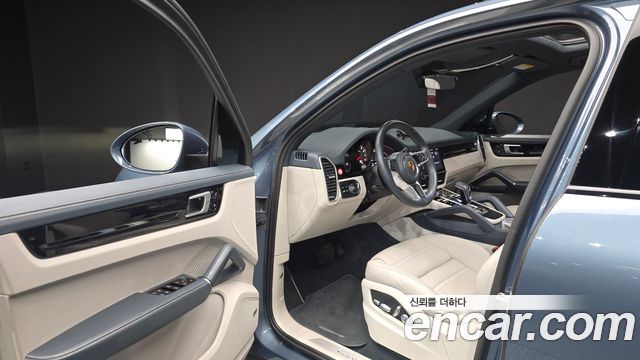 Porsche Cayenne 2020 — photo 13