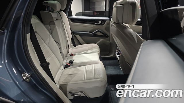 Porsche Cayenne 2020 — photo 17