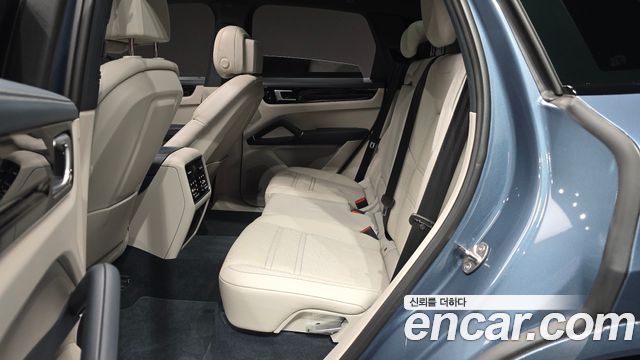 Porsche Cayenne 2020 — photo 18