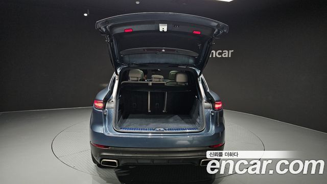 Porsche Cayenne 2020 — photo 26
