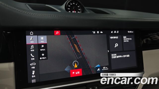 Porsche Cayenne 2020 — photo 31