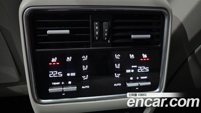 Porsche Cayenne 2020 — photo 32