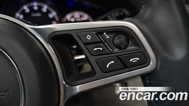 Porsche Cayenne 2020 — photo 34