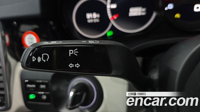 Porsche Cayenne 2020 — photo 37