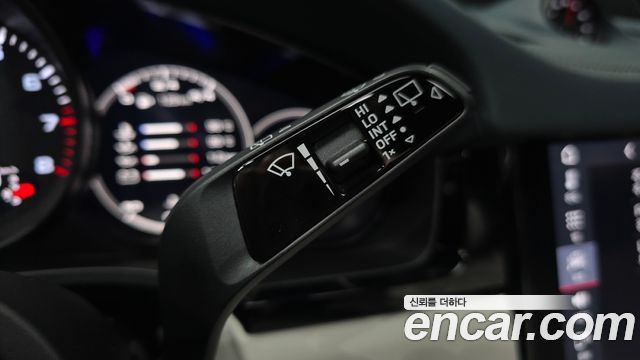 Porsche Cayenne 2020 — photo 38