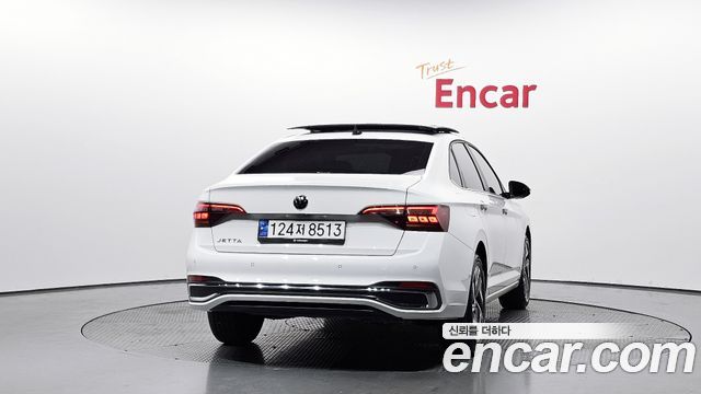 Volkswagen Jetta 2024 — photo 4