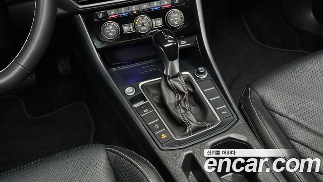 Volkswagen Jetta 2024 — photo 12
