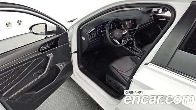 Volkswagen Jetta 2024 — photo 17