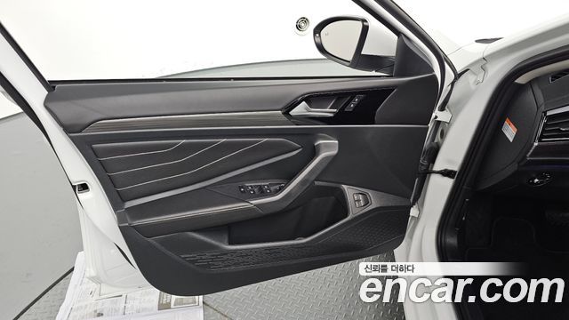Volkswagen Jetta 2024 — photo 14