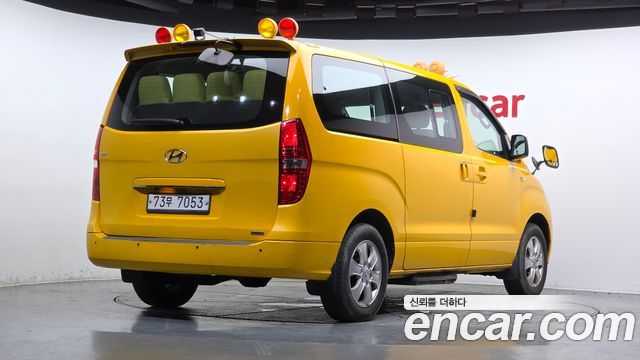 Hyundai Starex 2015 — photo 2
