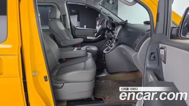 Hyundai Starex 2015 — photo 11