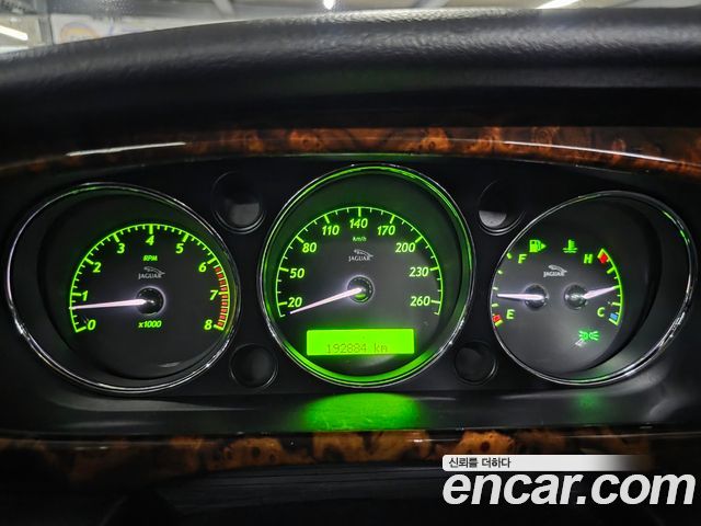 Jaguar XJ-8 2005 — photo 6