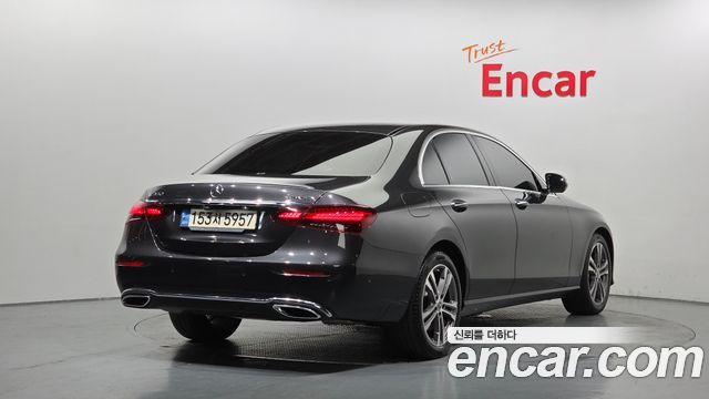 Mercedes-Benz E-Class 2021 — photo 2