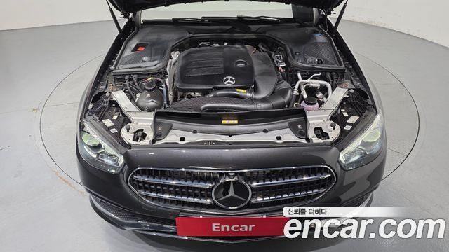Mercedes-Benz E-Class 2021 — photo 6