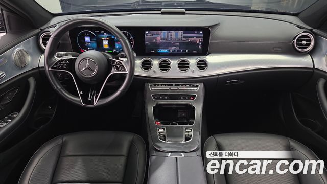 Mercedes-Benz E-Class 2021 — photo 7