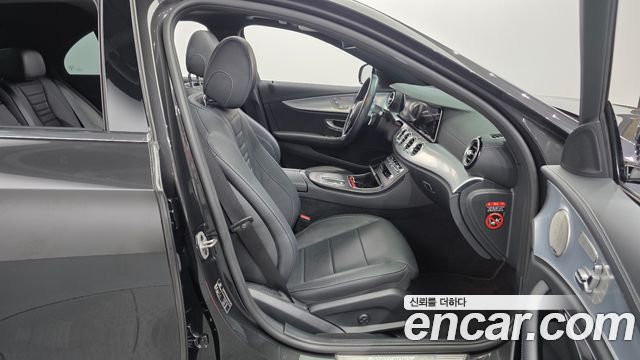 Mercedes-Benz E-Class 2021 — photo 12