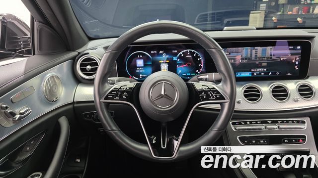Mercedes-Benz E-Class 2021 — photo 13