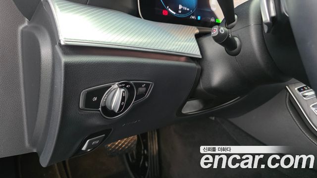 Mercedes-Benz E-Class 2021 — photo 14