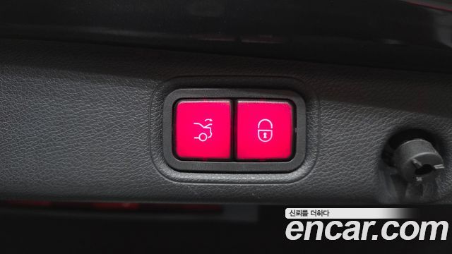 Mercedes-Benz E-Class 2021 — photo 19