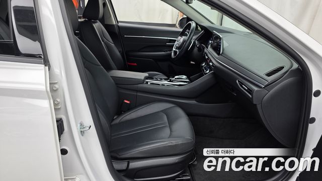 Hyundai Sonata 2022 — photo 11