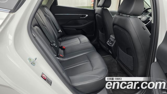 Hyundai Sonata 2022 — photo 12