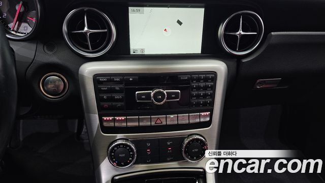 Mercedes-Benz SLK-Class 2016 — photo 15