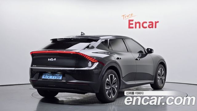 Kia EV6 2023 — photo 2