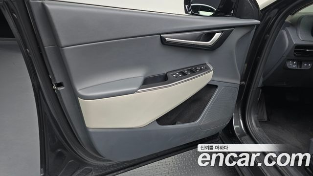 Kia EV6 2023 — photo 14