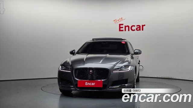 Jaguar XF 2017 — photo 3