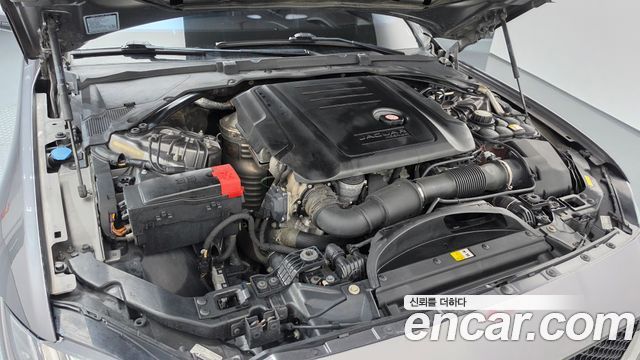Jaguar XF 2017 — photo 6