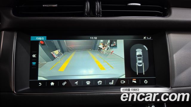 Jaguar XF 2017 — photo 15