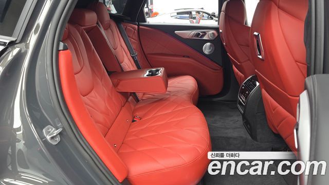 BMW XM 2025 — photo 18