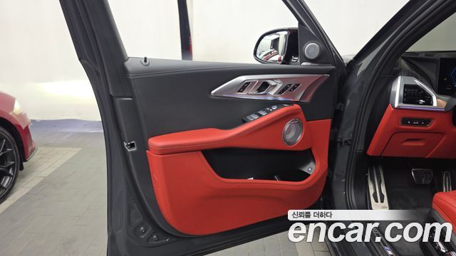 BMW XM 2025 — photo 14