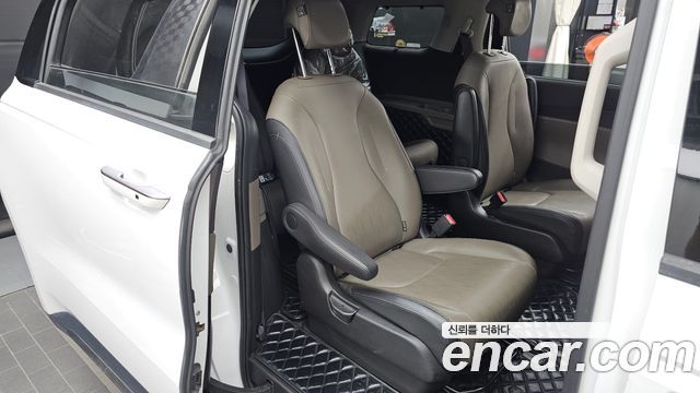 Kia Canival 2024 — photo 18