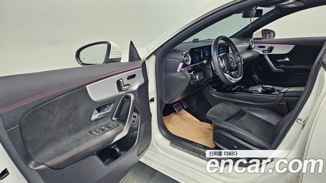 Mercedes-Benz CLA-Class 2021 — photo 13