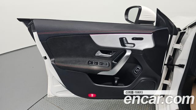 Mercedes-Benz CLA-Class 2021 — photo 14