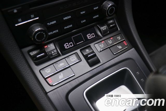 Porsche 911 2019 — photo 13