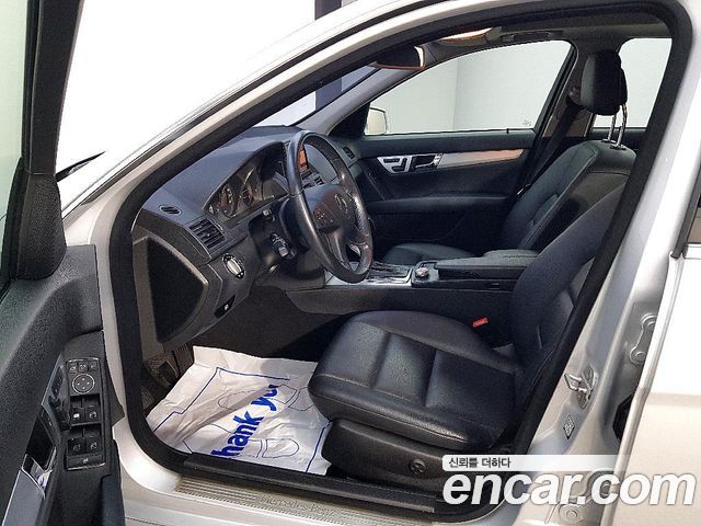 Mercedes-Benz C-Class 2010 — photo 8
