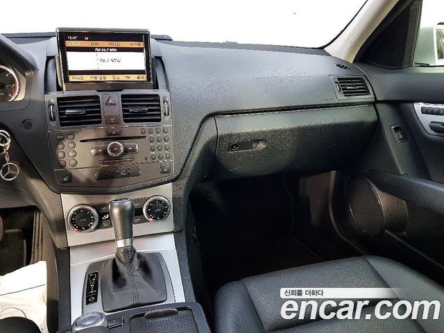 Mercedes-Benz C-Class 2010 — photo 10