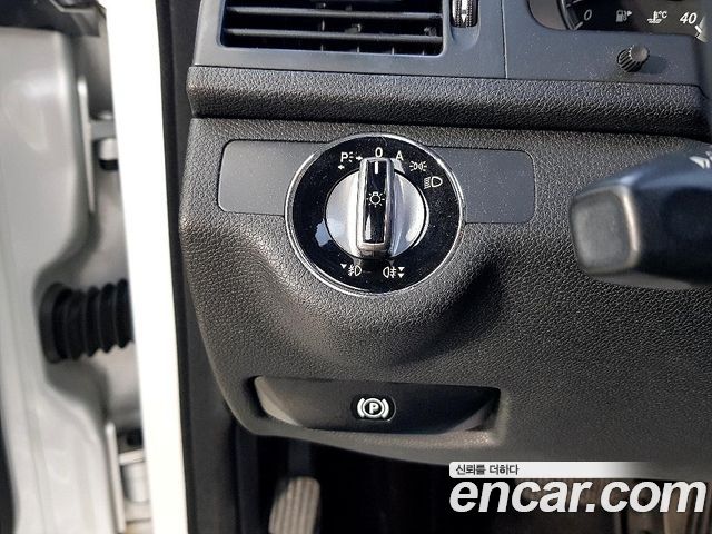 Mercedes-Benz C-Class 2010 — photo 11