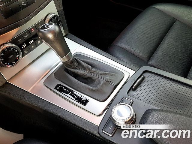Mercedes-Benz C-Class 2010 — photo 14
