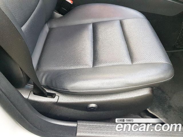 Mercedes-Benz C-Class 2010 — photo 16