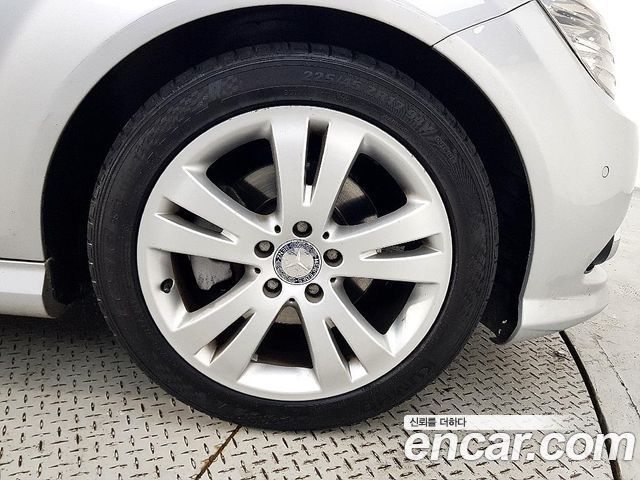 Mercedes-Benz C-Class 2010 — photo 20