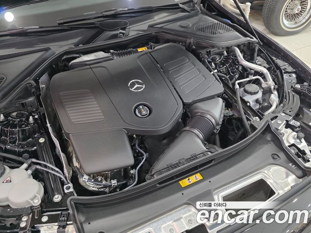 Mercedes-Benz E-Class 2024 — photo 6
