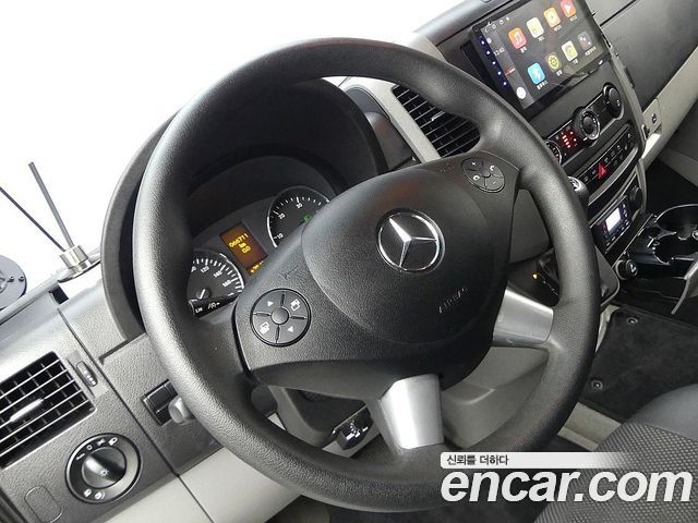 Mercedes-Benz Sprinter 2017 — photo 12