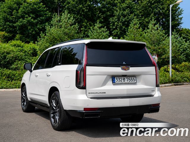 Cadillac Escalade 2023 — photo 2