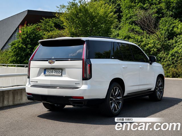 Cadillac Escalade 2023 — photo 3